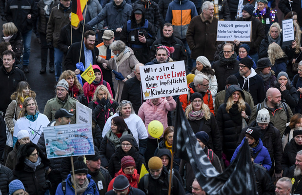 Allemagne: des milliers de manifestants opposés aux nouvelles restrictions