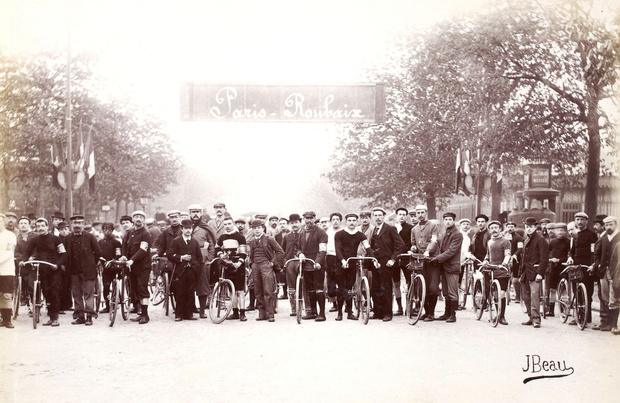 De eerste Parijs-Roubaix: langs de koeien door de hel