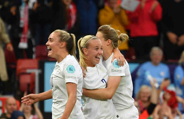 Euro féminin : l'Angleterre ne manque pas son entrée à Old Trafford