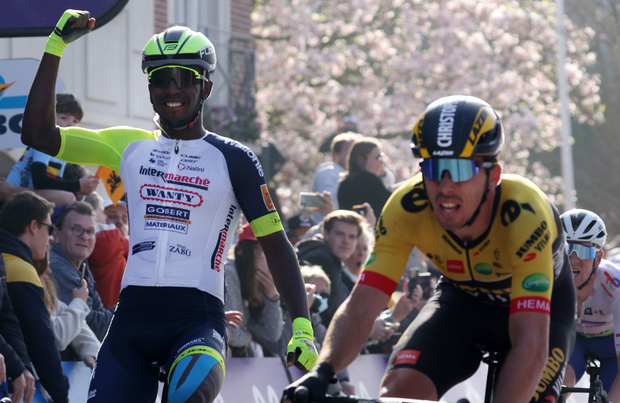 Une première historique pour le cyclisme africain : Biniam Girmay gagne Gand-Wevelgem