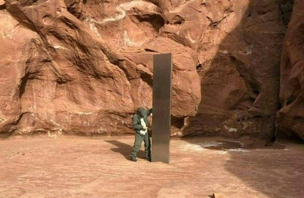 Quel cache ce mystérieux "monolithe de métal" dans le désert américain ?