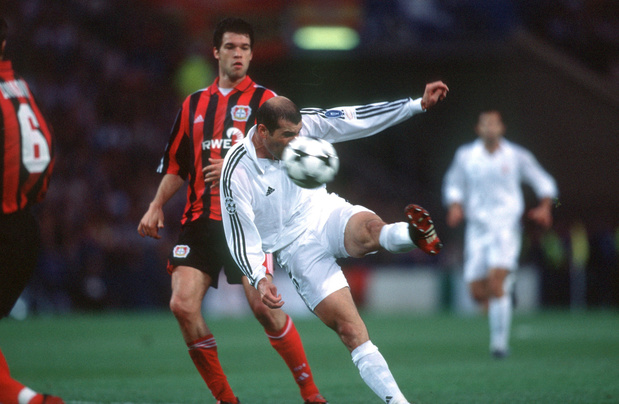 Il y a 20 ans, Zinedine Zidane écrivait l'histoire de la Ligue des Champions avec la fameuse "volée de Glasgow" (VIDEO)