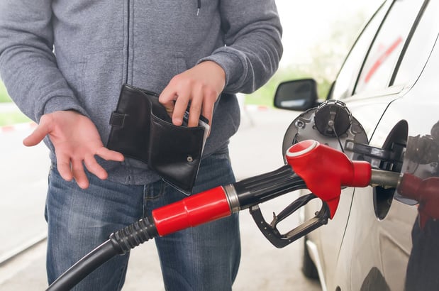 Un employeur peut-il limiter l'utilisation d'un véhicule de société et de son carburant suite à la flambée des prix?