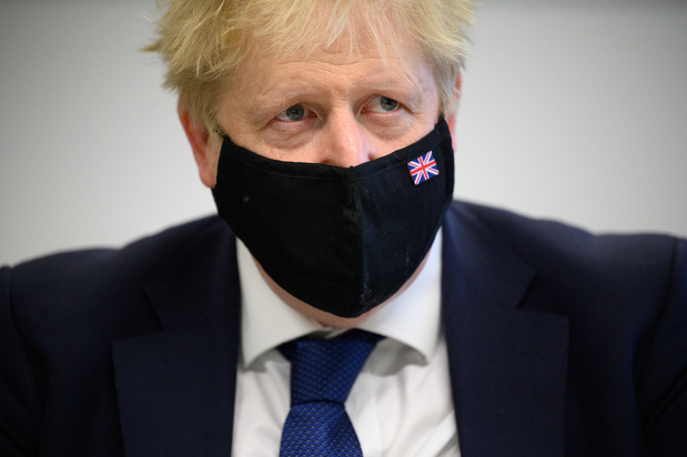 Une "garden party" en plein confinement: de nouvelles révélations accablent Boris Johnson