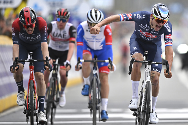 Mathieu van der Poel sprint naar tweede zege in Ronde van Vlaanderen