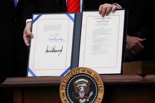 Trump zet handtekening onder nieuwe handelsdeal USMCA