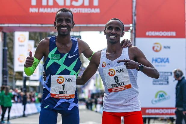 Vierde plaats voor Bashir Abdi, winst voor trainingsmaatje Abdi Nageeye in marathon van Rotterdam