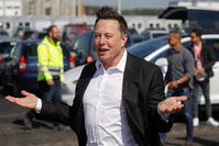 Tesla célèbre sa première usine européenne, malgré les polémiques
