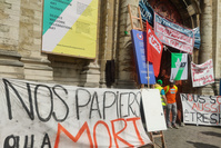 Grève de la faim au Béguinage: les sans-papiers se sont enfermés dans l'église, refusant toute aide