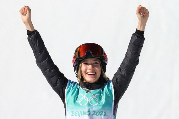 Eileen Gu, 18 ans, première championne olympique sur le Big Air en ski acrobatique