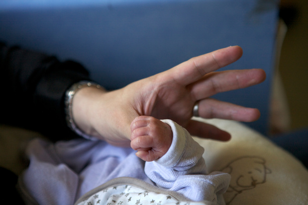 Une demi-journée en moins en maternité : quelles conséquences ?
