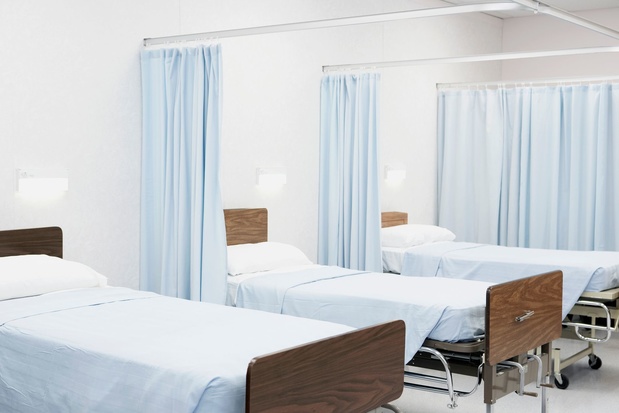 De gordijnen in ziekenhuiskamers zijn broeihaarden van bacteriën