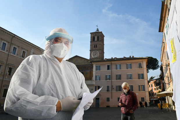 L'Italie pointe du doigt les non-vaccinés et renforce les restrictions à leur égard