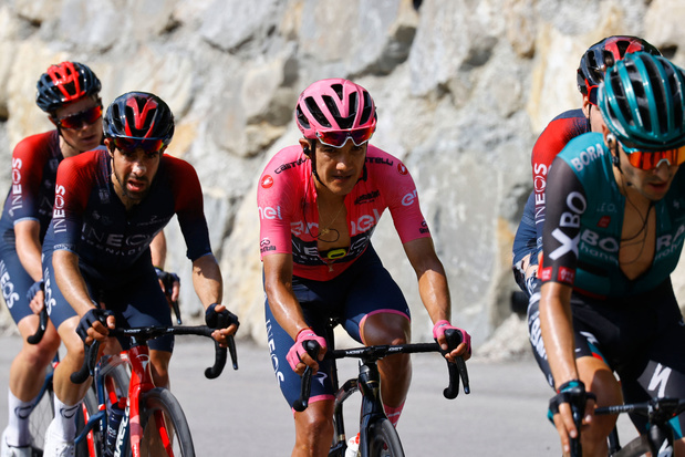 Giro: Koen Bouwman boekt tweede ritzege, Carapaz blijft leider