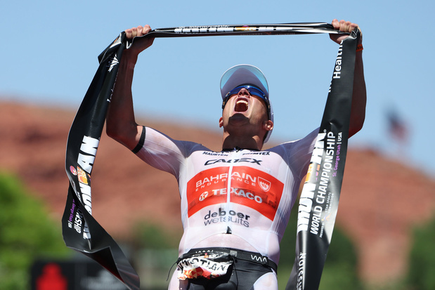 Kristian Blummenfelt duikt als eerste man onder de zeven uur in Ironman