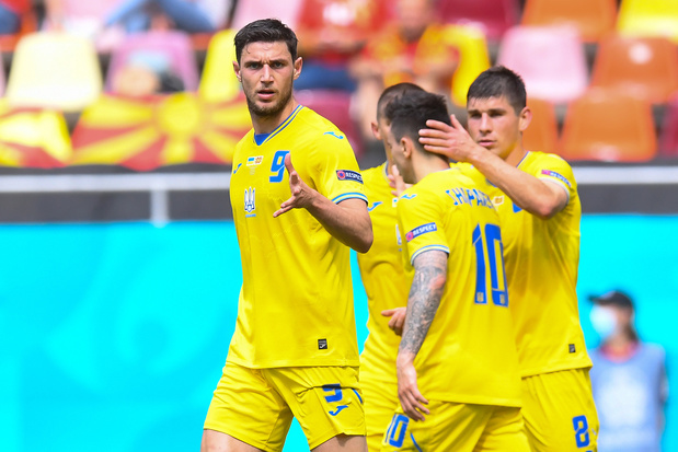 Jaremtsjoek helpt Oekraïne aan 2-1 zege tegen Noord-Macedonië