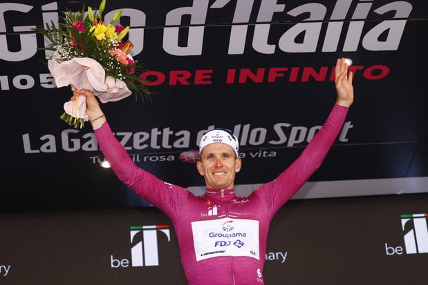 Arnaud Démare remporte sa deuxième étape sur le Giro à la photo-finish
