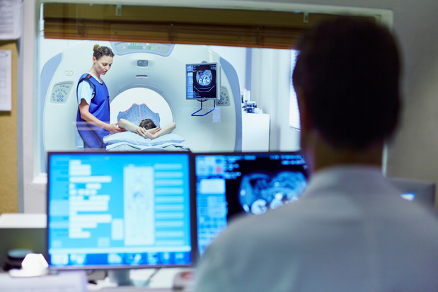 Rayonnements nocifs: le recours aux scanners encore trop fréquent dans les hôpitaux