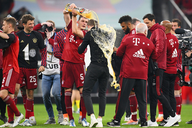 Tiende landstitel op rij voor Bayern na 3-1-zege tegen Dortmund