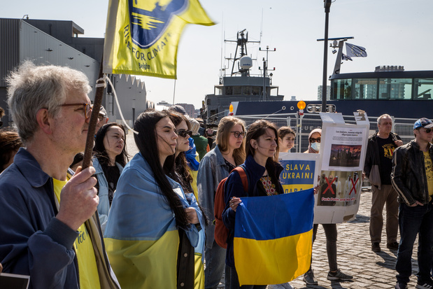 Action au port d'Anvers pour le boycott du pétrole russe
