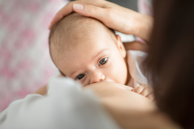 Exclusieve borstvoeding verlaagt risico op allergieën en astma