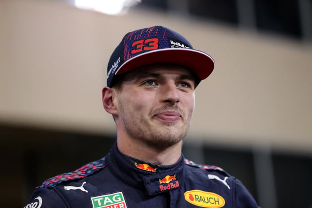 Max Verstappen begint met polepositie uitstekend aan allesbepalend F1-weekend