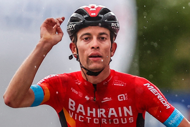 Mäder wint zesde Giro-etappe, Valter houdt Remco Evenepoel uit het roze
