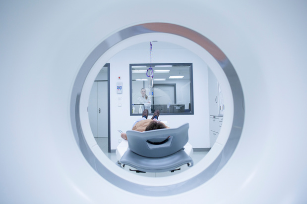Vlaamse regering: elk ziekenhuis een MRI