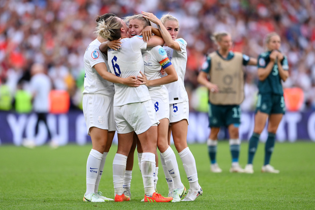 Football's coming home: Engelse vrouwen Europees kampioen na 2-1-zege tegen Duitsland
