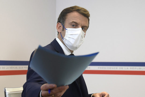 En attaquant les non-vaccinés, Macron enflamme la campagne présidentielle
