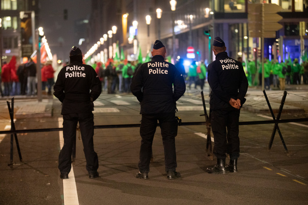 Contrôles de police: actions de blocage des syndicats policiers à Bruxelles et dans les aéroports