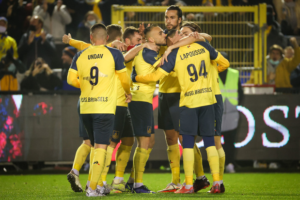 Union wimpelt KV Mechelen af met 2-0 en blijft soeverein aan de leiding