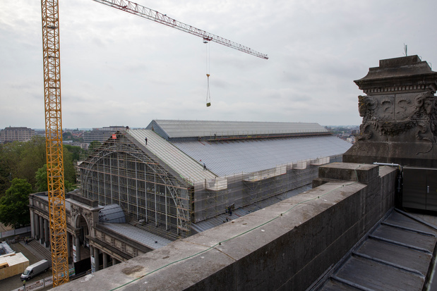 La rénovation des toitures du site du Cinquantenaire entre dans sa dernière phase