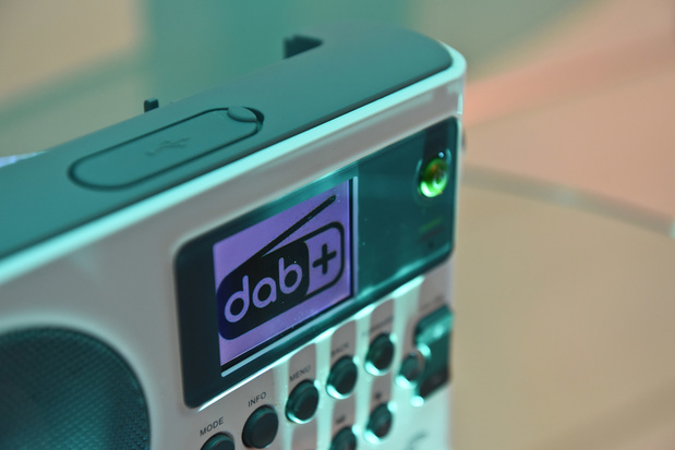 Le DAB+ poursuit sa progression face à la FM et autres technologies radio numériques