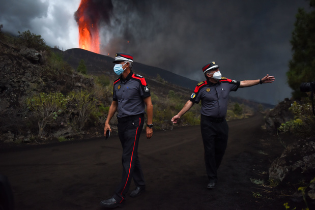 Eruption volcanique à La Palma (Canaries): un tiers de la population confinée à cause des émissions de gaz