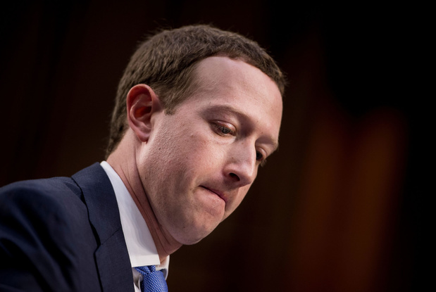 Facebook laat VIP's de regels breken, en verzweeg dat