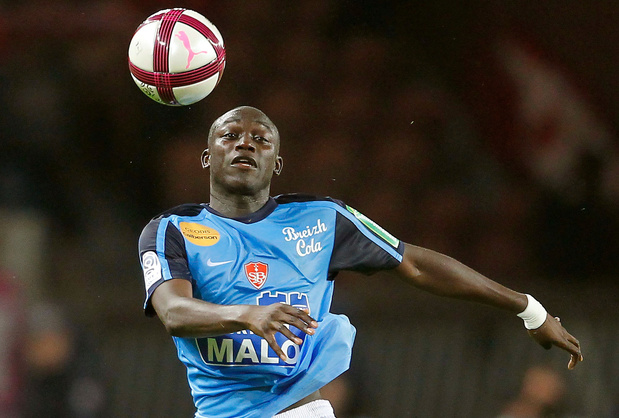 Malinees Ousmane Coulibaly krijgt hartinfarct tijdens wedstrijd in Qatar