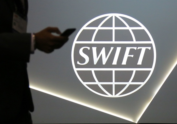 Ukraine: "D'autres banques russes sortiront de Swift"