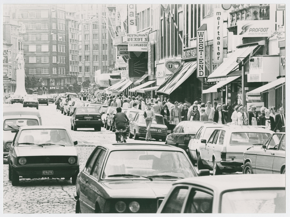 In beeld: zo zag shoppen in de bekendste winkelbuurt van Antwerpen er vroeger uit