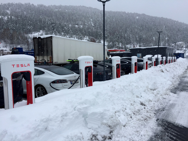 Helft nieuwe wagens is elektrisch in Noorwegen