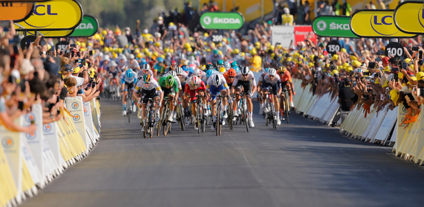 Tour de France: Sam Bennett s'adjuge la 10e étape et reprend le maillot vert à Peter Sagan