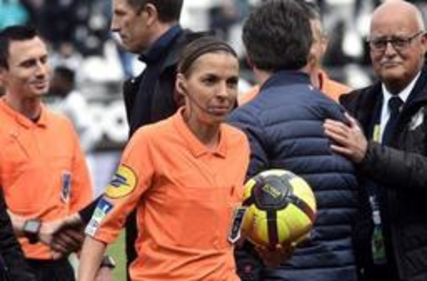 Ligue 1 - Stéphanie Frappart, première arbitre féminine dans le championnat de France