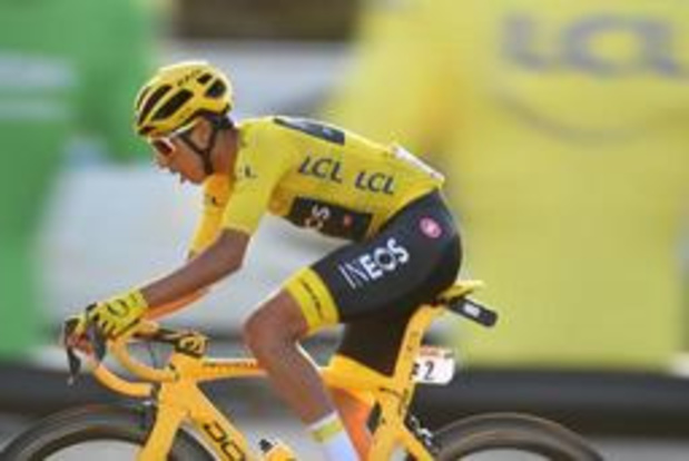 Tour de France - Egan Bernal is dolgelukkig na eindzege: "Een vreugde die ik niet kan beschrijven"
