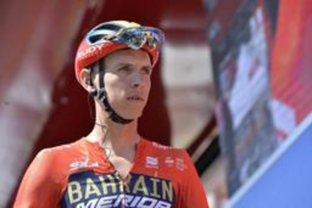 Dylan Teuns pakt de leiderstrui na tweede plaats in zesde etappe Vuelta
