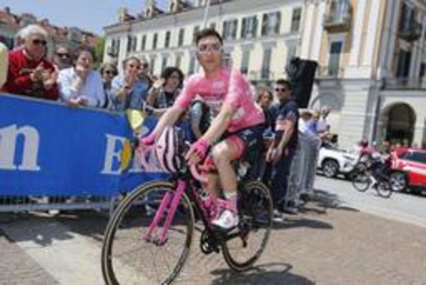L'ancien maillot rose Valerio Conti contraint à l'abandon