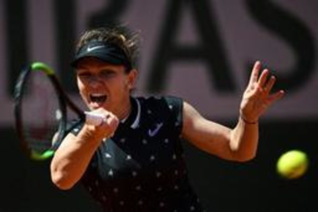 La tenante du titre Simona Halep étrille Swiatek et se hisse en quarts de finale à Roland-Garros