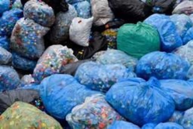 Duitse start-up beweert plastic afval te kunnen omzetten in brandstof