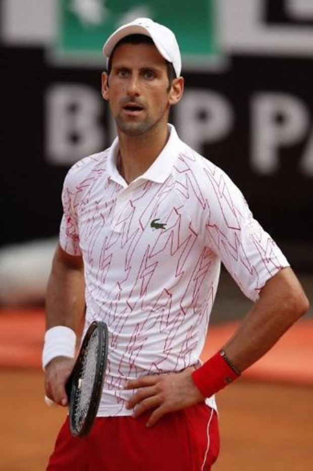 Novak Djokovic a abandonné un set mais s'est qualifié pour les demies à Rome