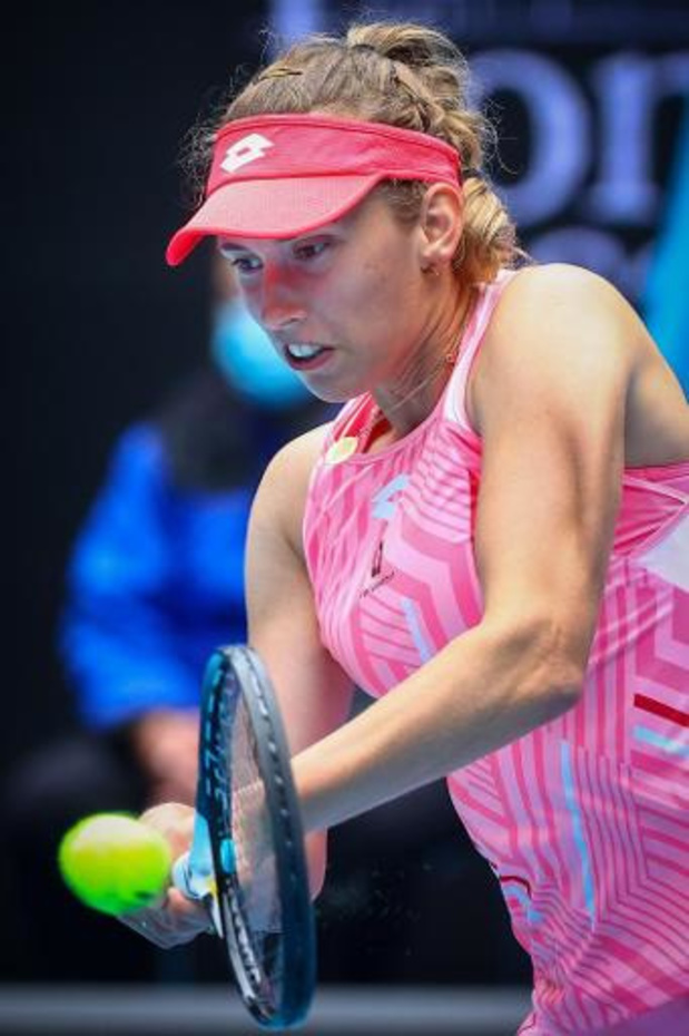 Australian Open - Elise Mertens plaatst zich voor tweede ronde na zege tegen Leylah Fernandez