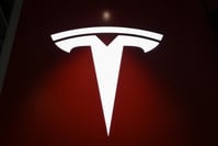 Tesla entame la production de camions électriques